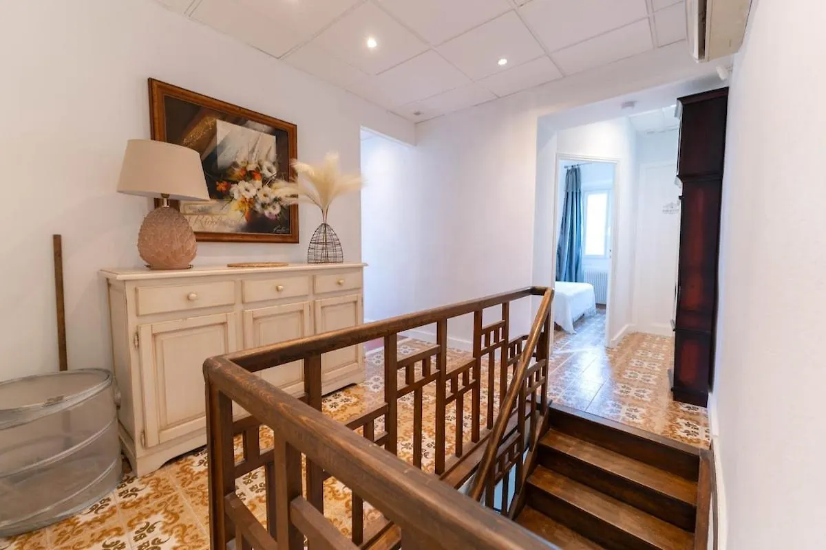 Holiday home Jolie Maison Avec Jardin, A 500M De La Plage Cagnes-sur-Mer
