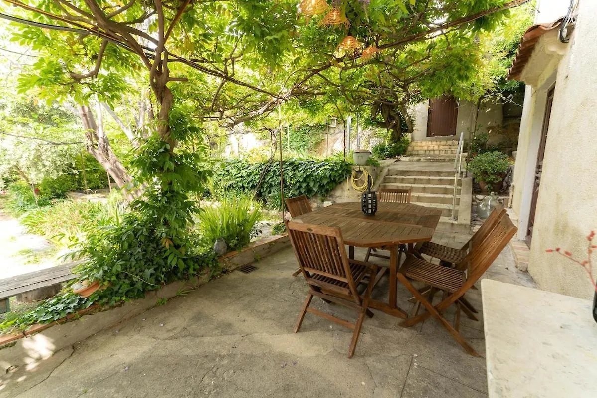 Holiday home Jolie Maison Avec Jardin, A 500M De La Plage Cagnes-sur-Mer